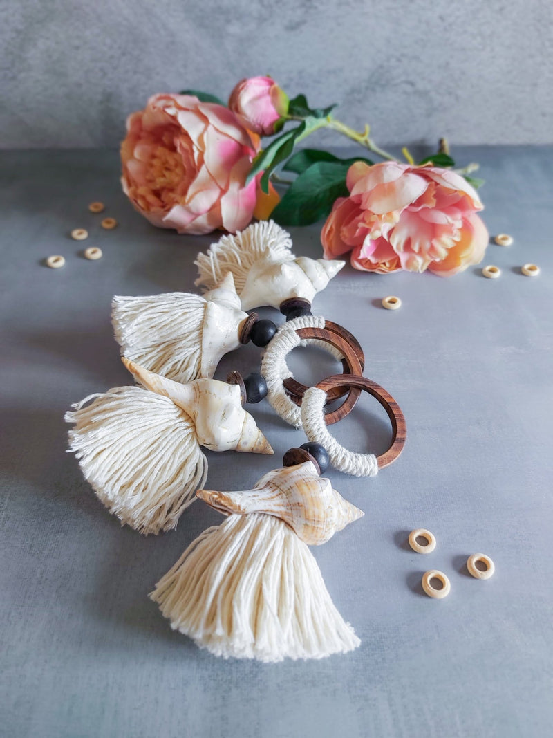 Coastal Napkin Rings with Shell, Wooden Ring and Cotton Tassel - Set of 4 - Zapurah - Home Decor - www.zapurah.com